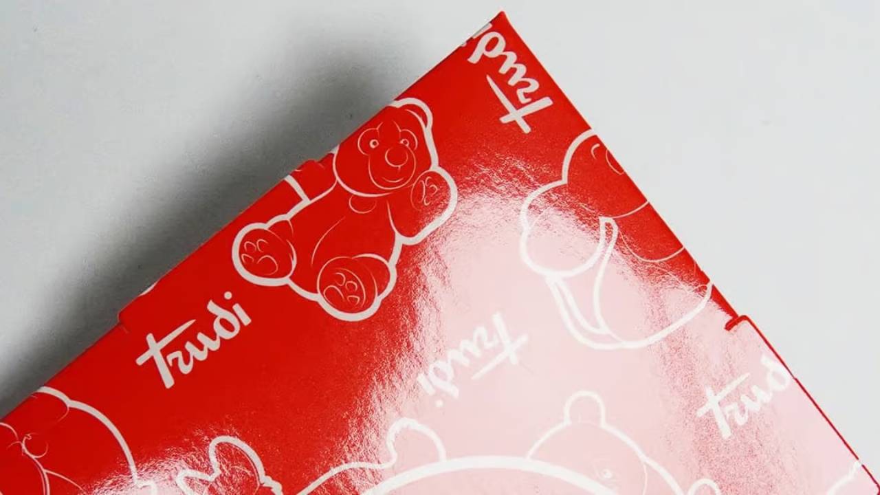 Cán bóng là gì? So sánh cán bóng và cán mờ chi tiết