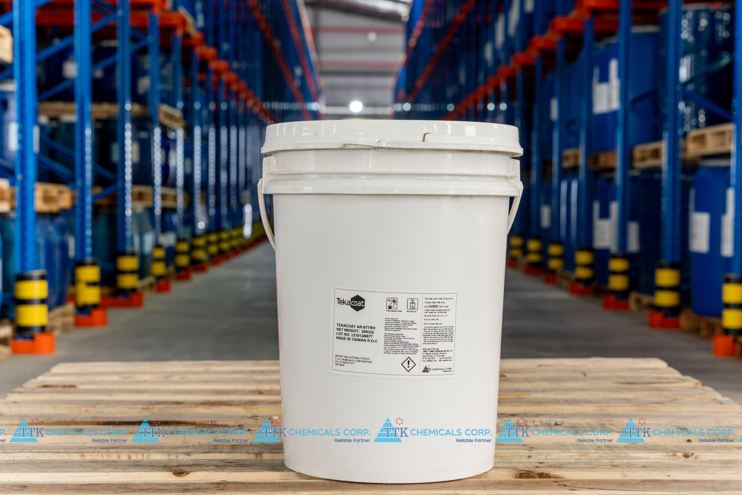 Chất phủ bóng hệ nước chống trầy xước, độ bền chà xát vượt trội – TEKACOAT AR 877RH